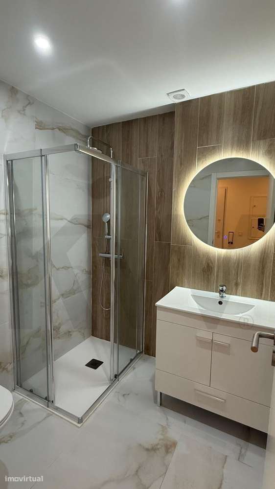 T2 com Pátio Privativo nas Mercês – O Seu Refúgio ao Ar Livre-13