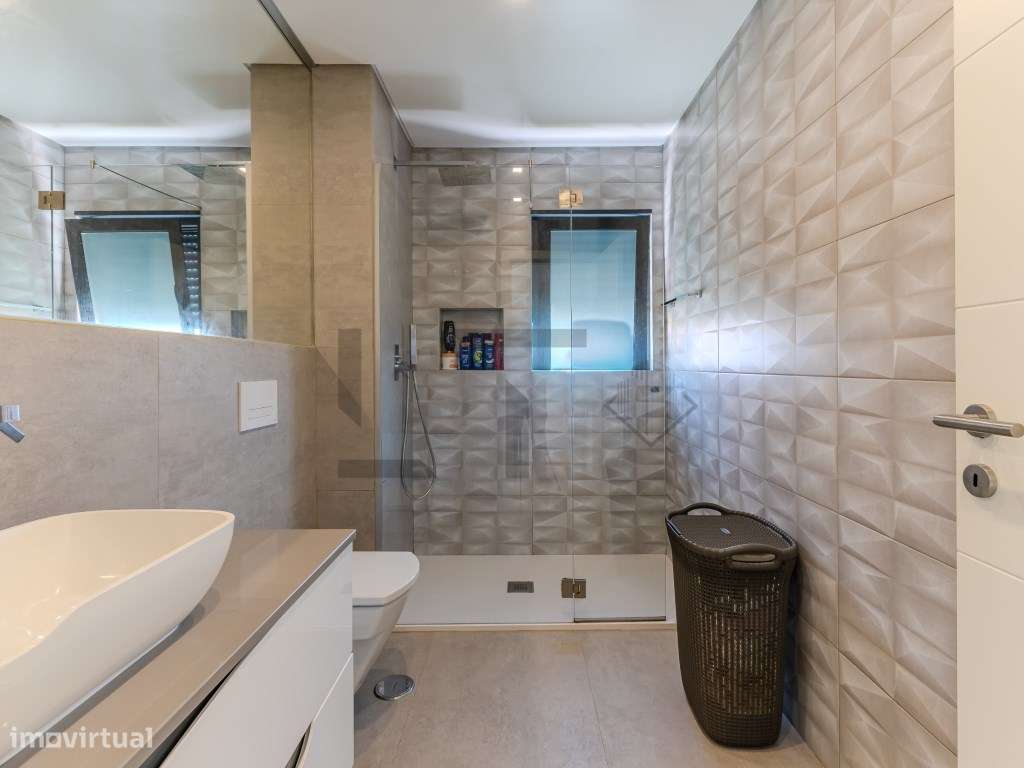 Fantástica Moradia T4 Moderna com Vista Mar, Jardim e Estacionament...-19