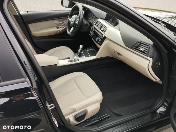 BMW Seria 3 320i Touring Luxury Line - 35