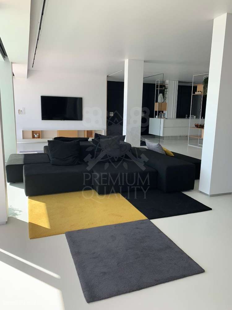 Apartamento T3 totalmente remodelado com terraço e vista mar em Sesimb-5