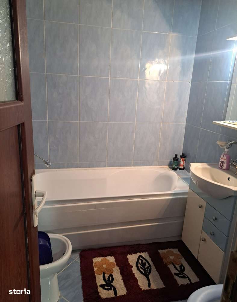Apartament cu 4 camere, balcon și lift în Rahova-13