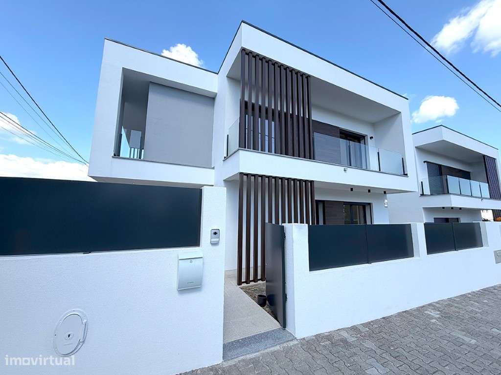 Moradia geminada a venda com garagem quinta das laranjeiras-25