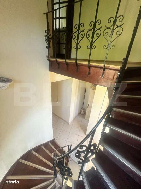 Vila de vanzare, cu 9 camere, 400 mp teren, zona Traian - Imagine principală: 4/19