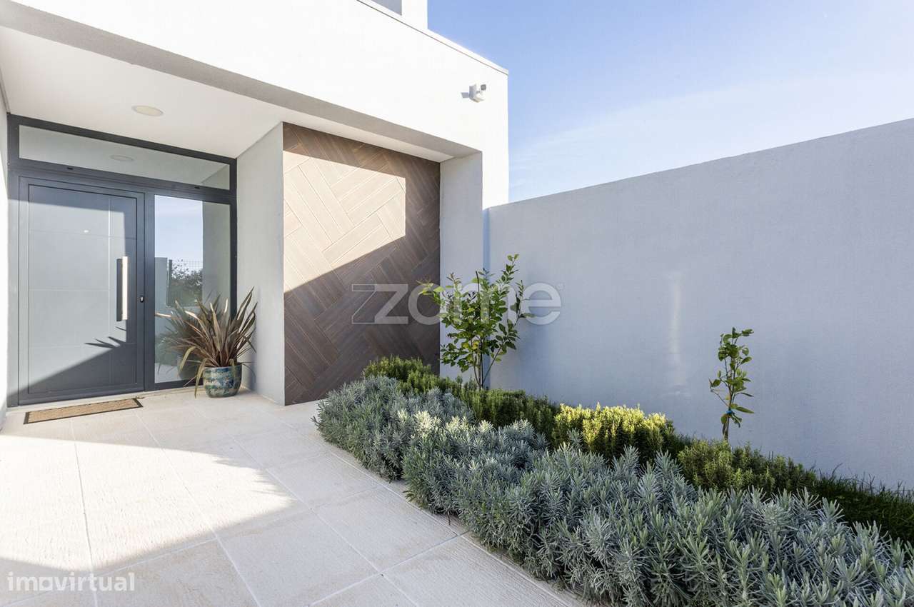 Moradia T3 com Piscina, Terraço Panorâmico e Vista Desafogada, Oeir... - Grande imagem: 3/53