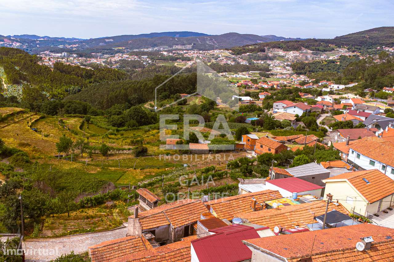 Moradia T2 para reabilitar em Roge-18
