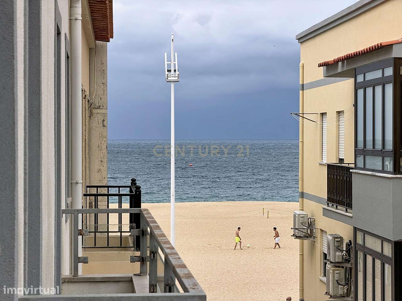 Apartamento T2 no Centro Histórico da Nazaré com Vista Mar-5