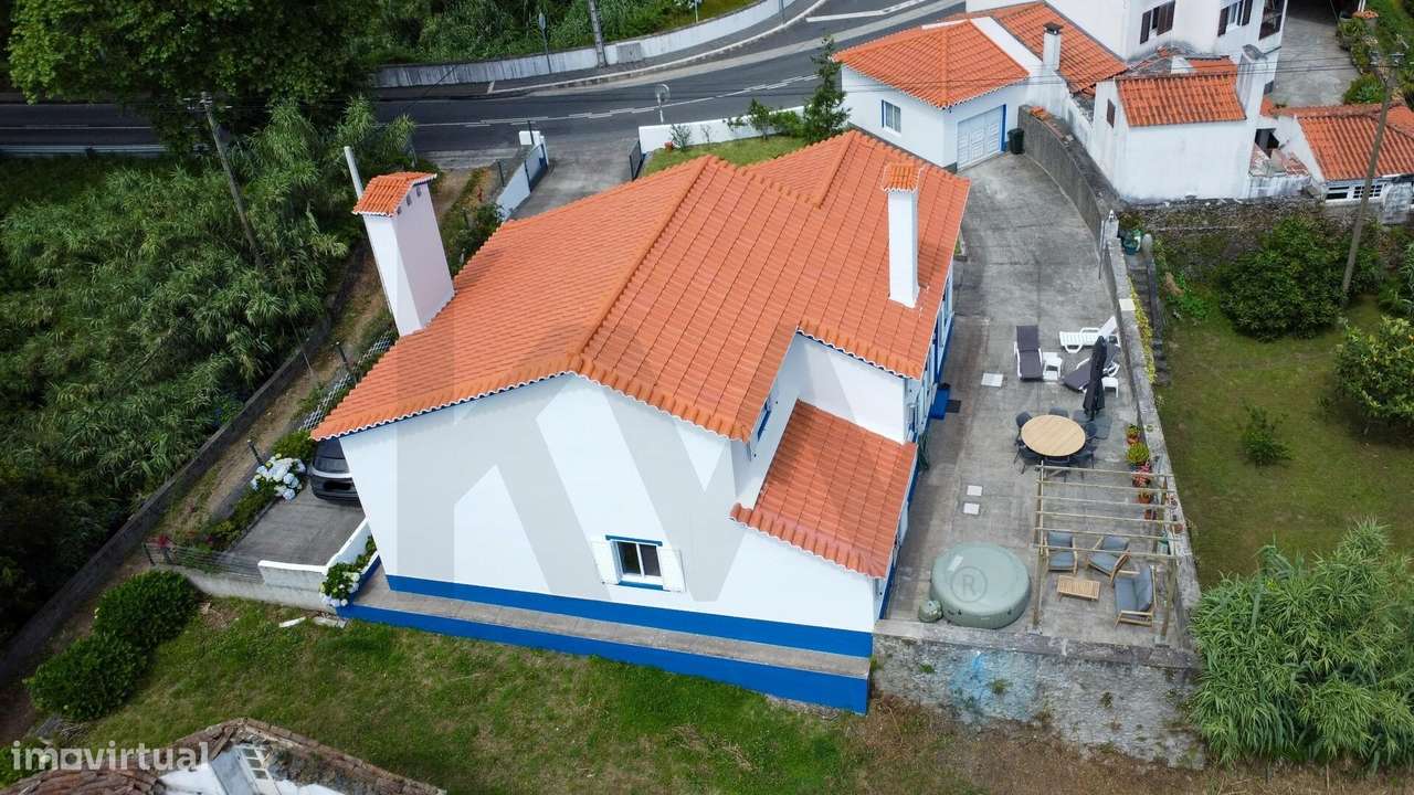 Moradia T4 de Excelência com Vista Mar | Candelária |Ponta Delgada-25