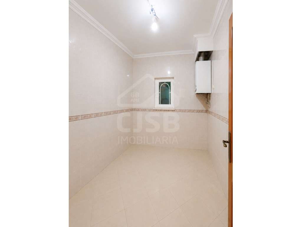 Moradia Isolada T4 em Samora Correia-14