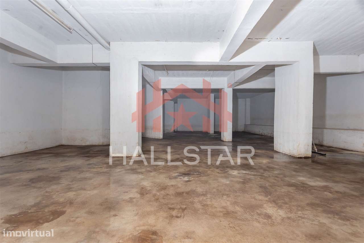 Loja / 220m² de Área Total / Quinta da Alçada-17