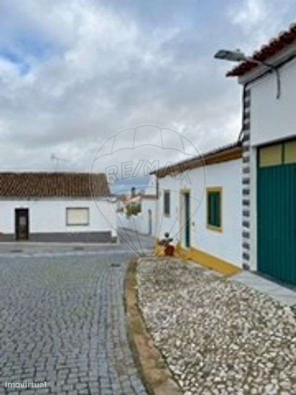 Moradia T2 para venda - Grande imagem: 2/30