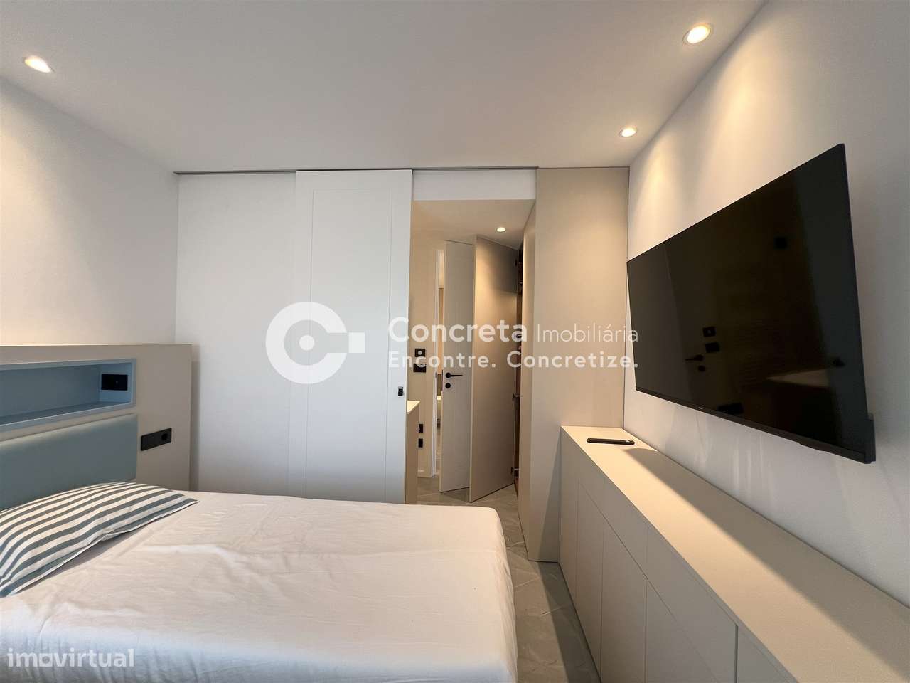 Apartamento T2 remodelado com vista mar na Póvoa de Varzim-27