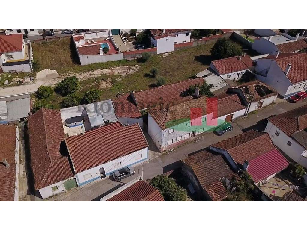 Prédios - Vila da Marmeleira - Rio Maior ***RIOMAGIC*** - Grande imagem: 4/42