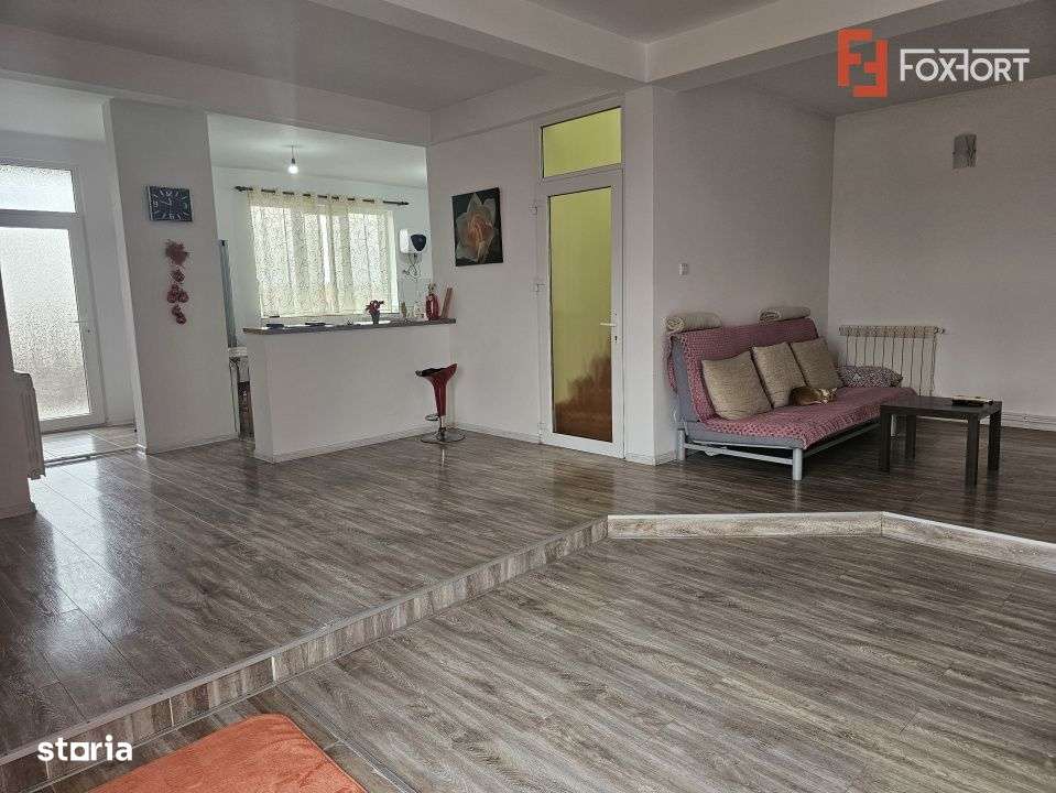 Casa individuala cu 7 camere, spatioasa in Sofronea - Imagine principală: 3/19