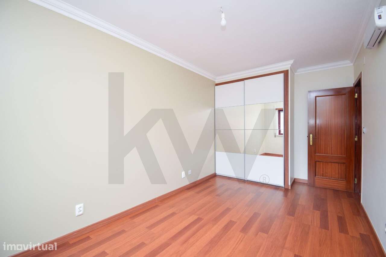 Apartamento T2 | Parqueamento e Arrecadação | Casal da Carochia, Ramad-14