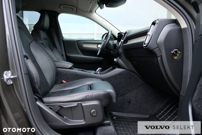 Volvo XC 40 - 35