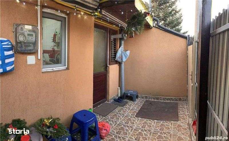 De vanzare casa 3 camere zona Damaroaia 2 bai, balcon deschis