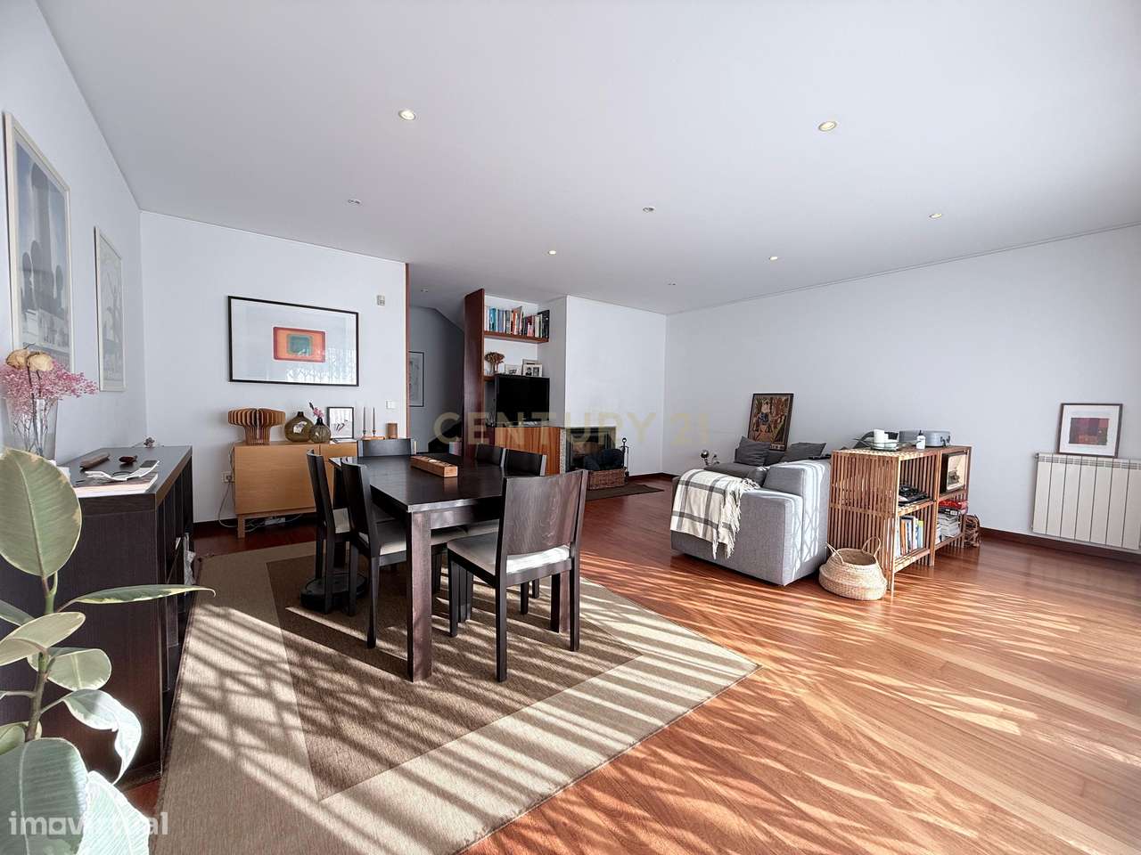 Moradia T3 com suite master, em condomínio de prestígio – Estrada Real-16