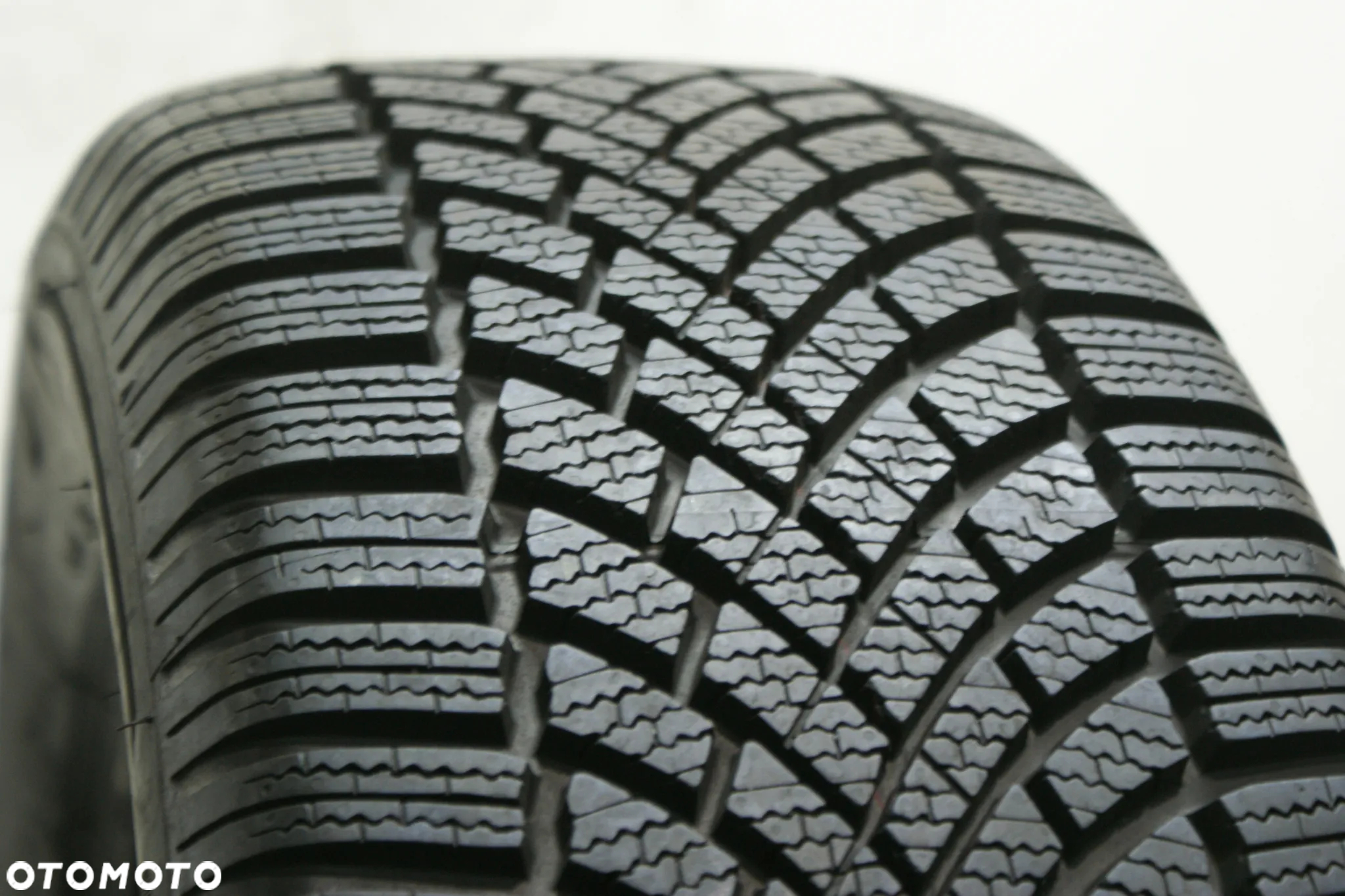 215/60R16 BRIDGESTONE BLIZZAK LM005 , 8mm 2022r - 2