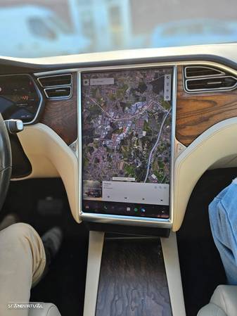 Tesla Model X 100D - 11