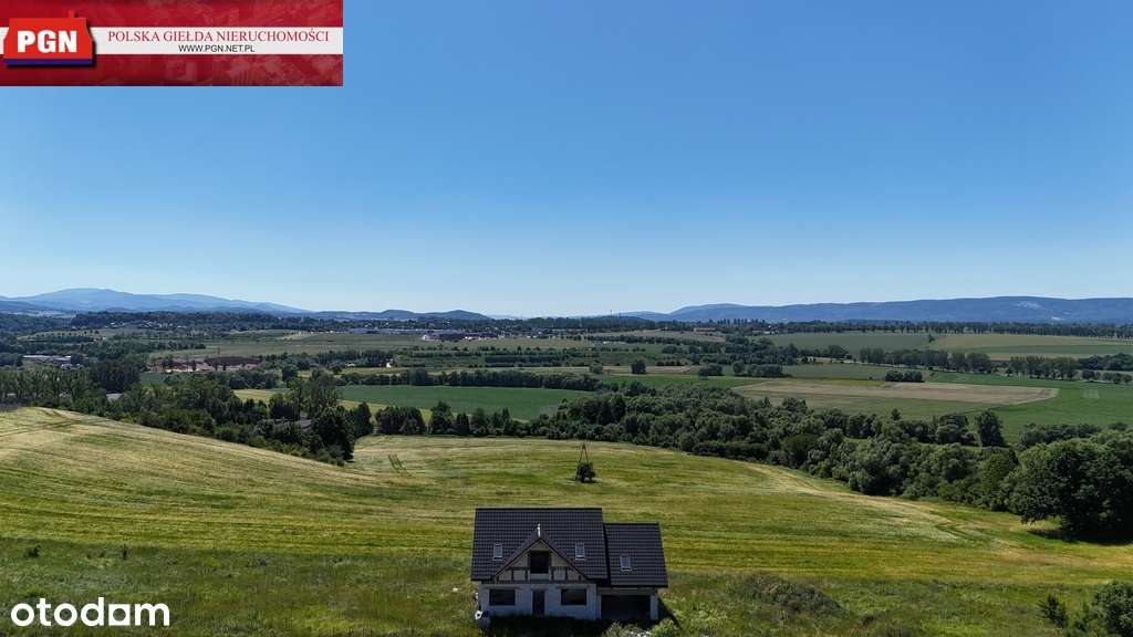 Dom na wzgórzu z panoramicznym widokiem na okolicę-0