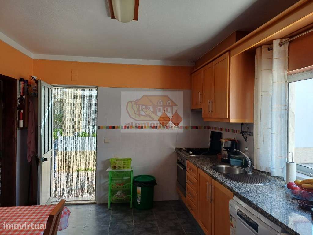 Moradia T5 em lote de 750 m2 - centro vila-10