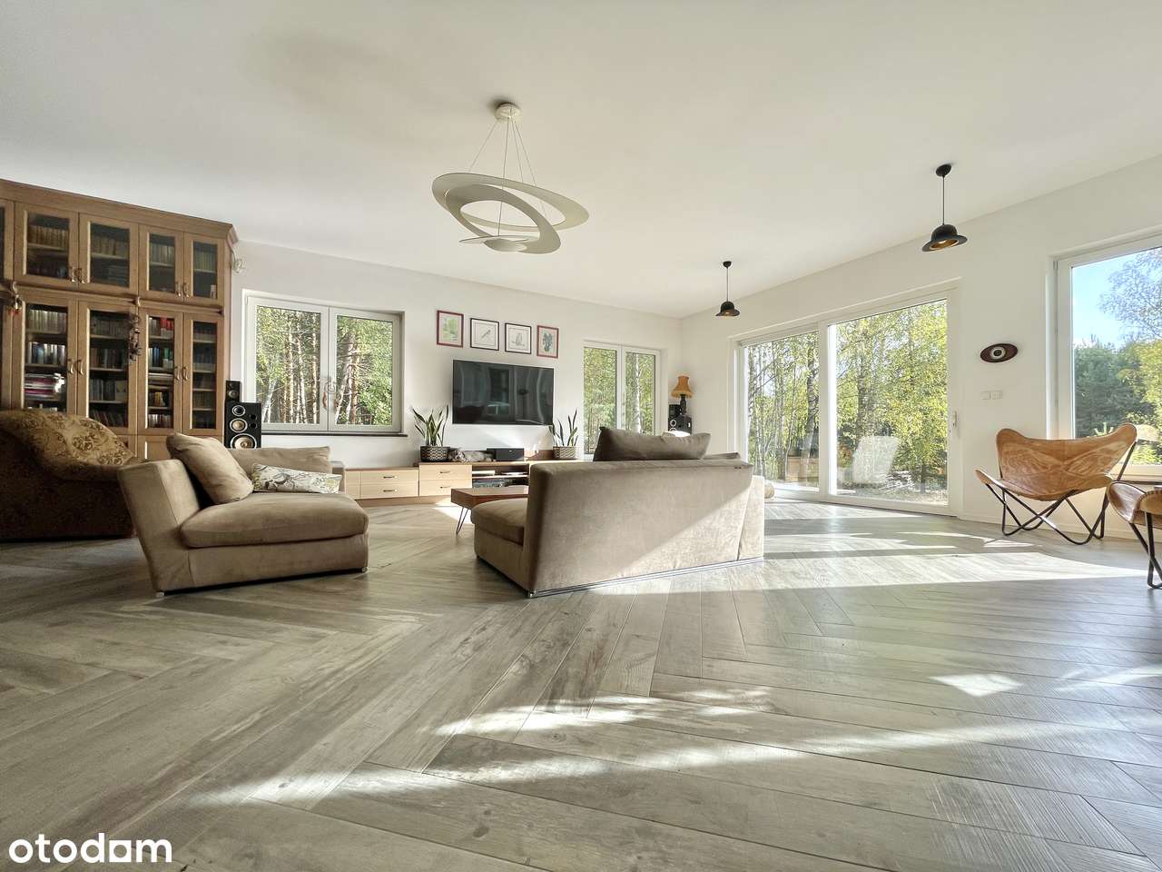 Posiadłość pod Warszawą z Basenem, własnym lasem i jeziorem.-3