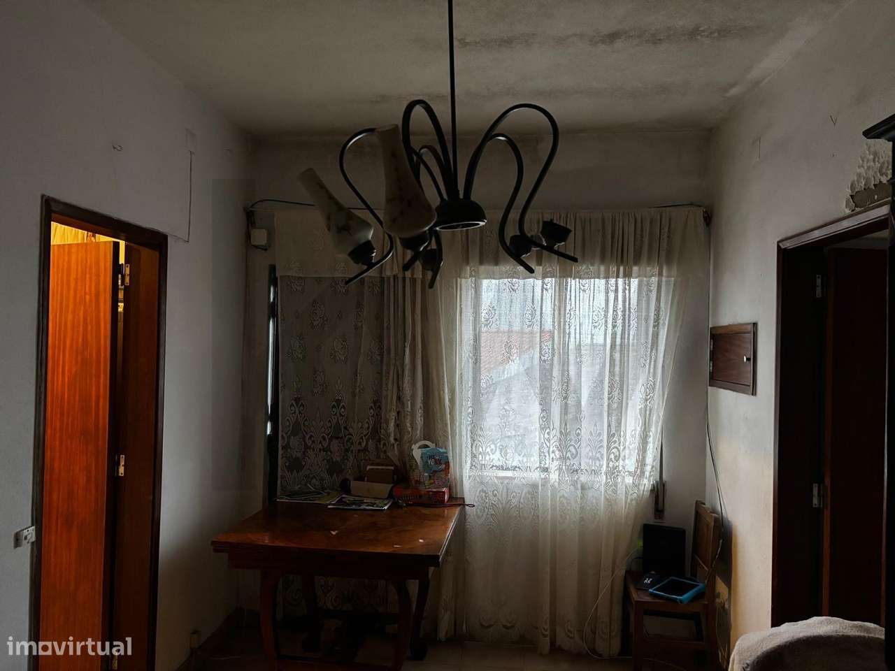 Moradia para remodelar a 10 minutos de Abrantes – um projeto cheio de - Grande imagem: 4/38