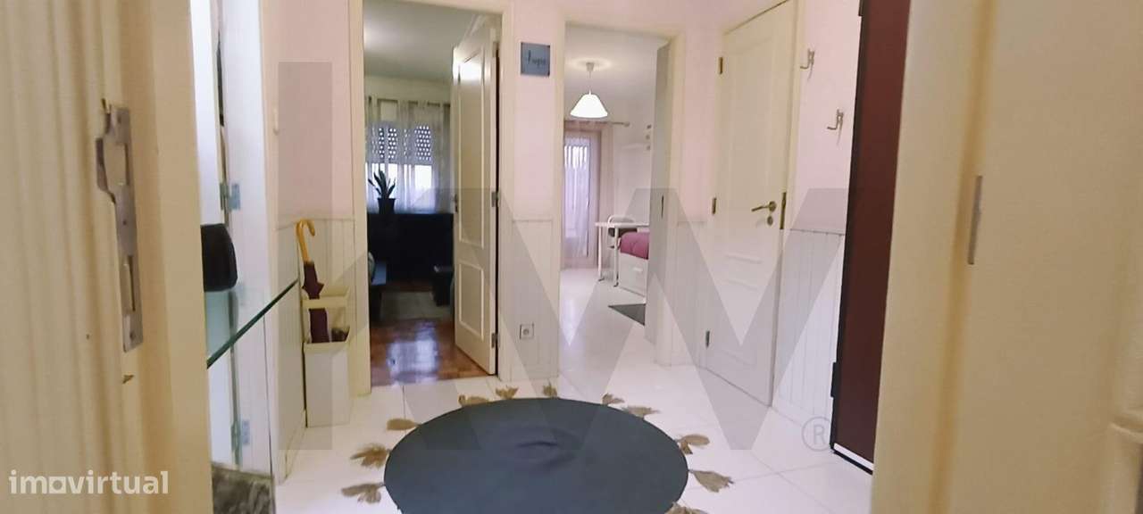 Apartamento T2 Mobilado nas Mercês | Luminosidade, Conforto e Localiza - Grande imagem: 2/17