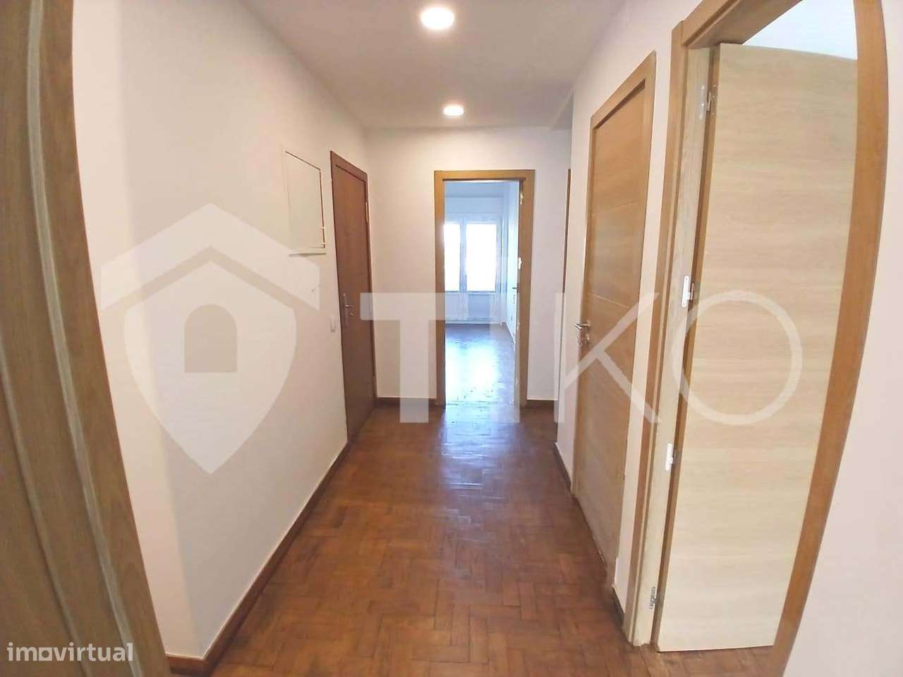 Apartamento T3 em Renovação com Excelentes Áreas em Setúbal-2