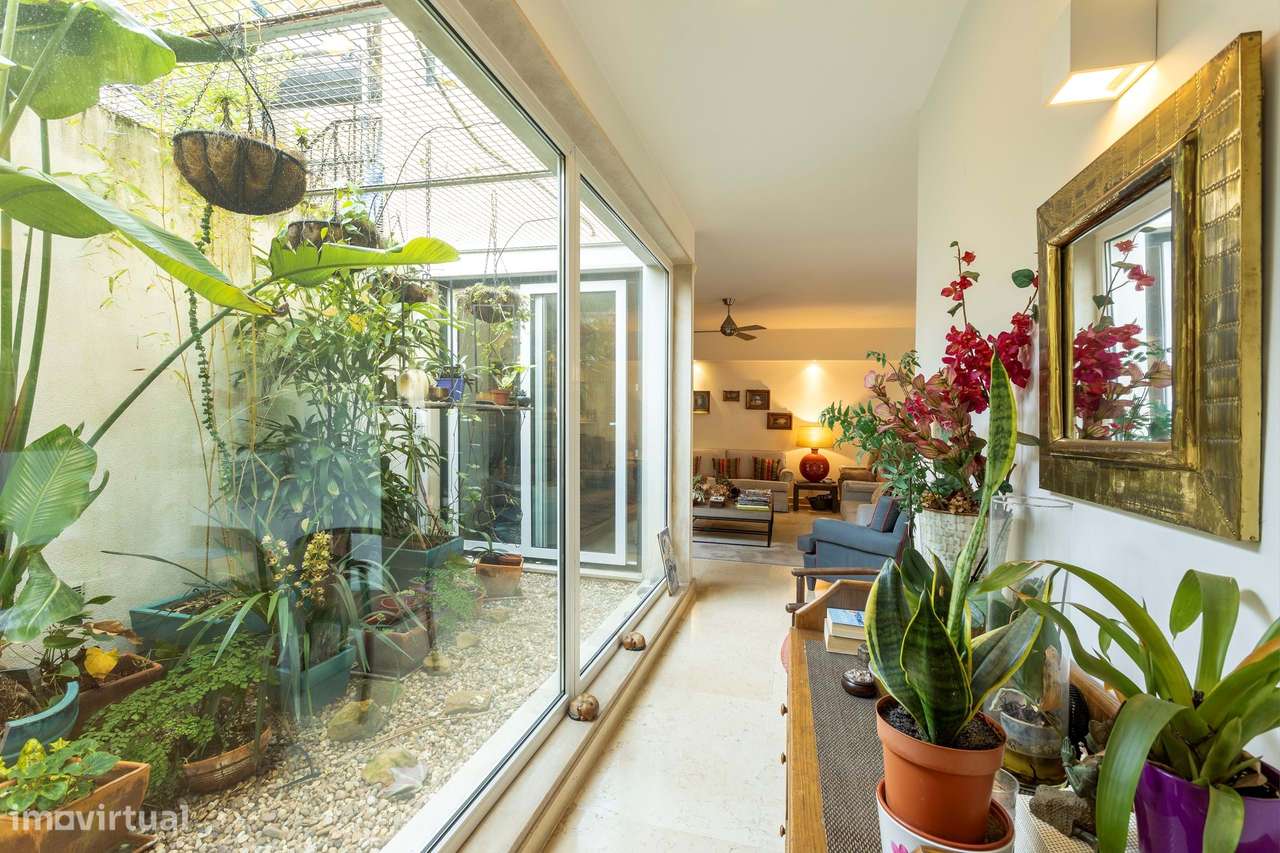 Moradia T6 com garagem, Madragoa, Estrela - Grande imagem: 2/38