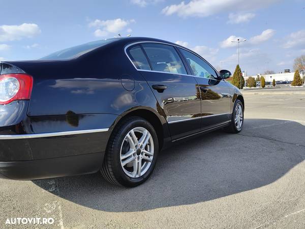 Volkswagen Passat 1.4 TSI EcoFuel DSG Comfortline - 10