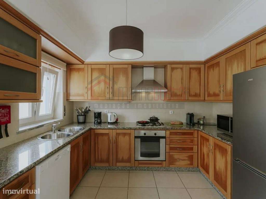 Moradia T3 com Garagem e Logradouro na Atouguia da Baleia-6