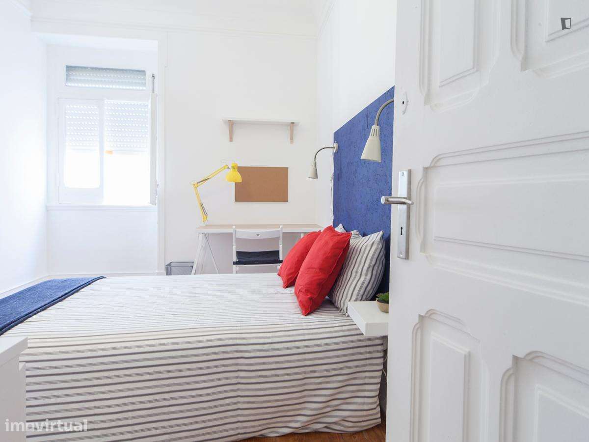 Quarto - localizado em São Sebastião Lisbon - Grande imagem: 3/14