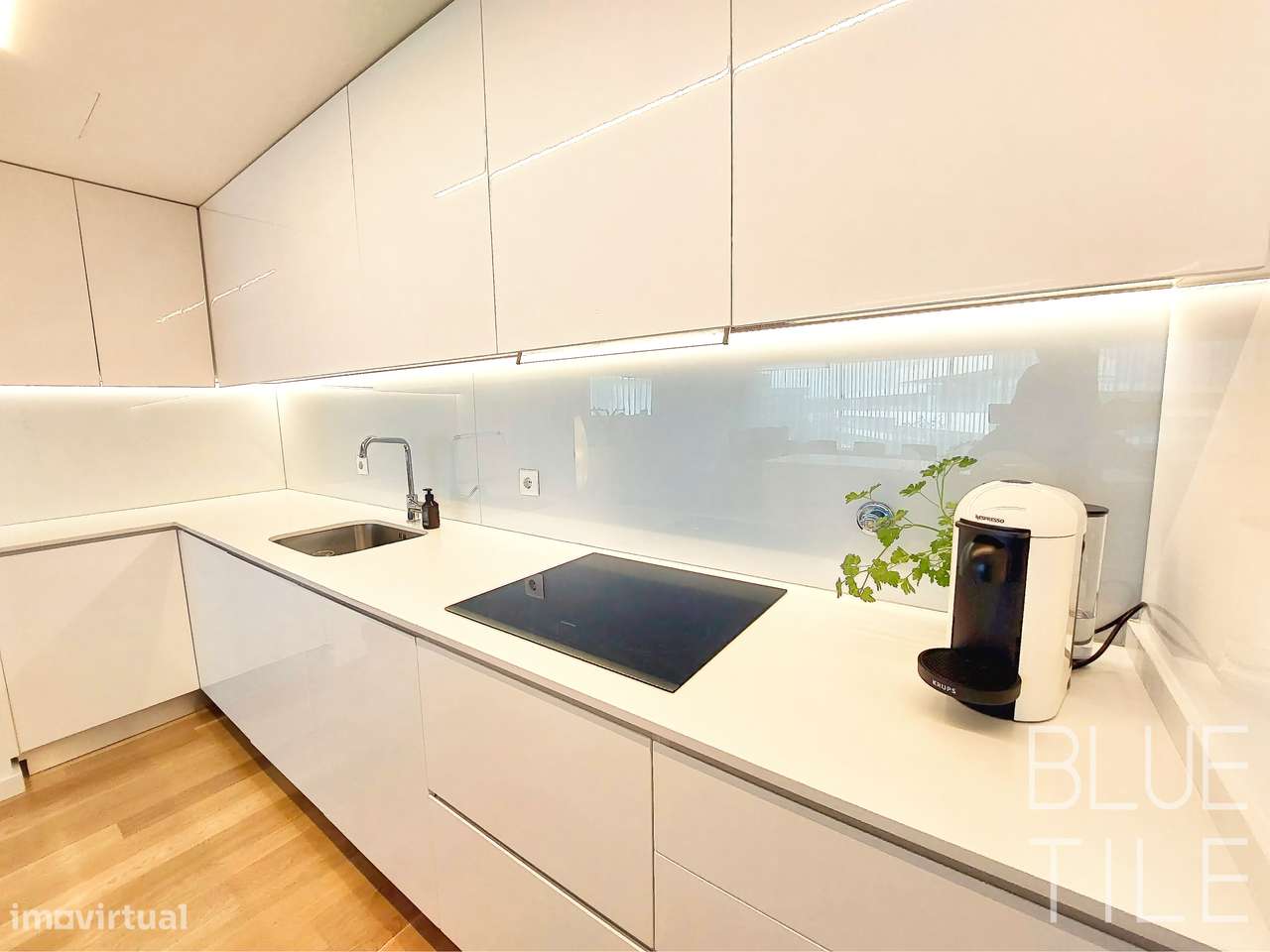 Apartamento T3 – último piso, garagem fechada, primeira linha de praia-14