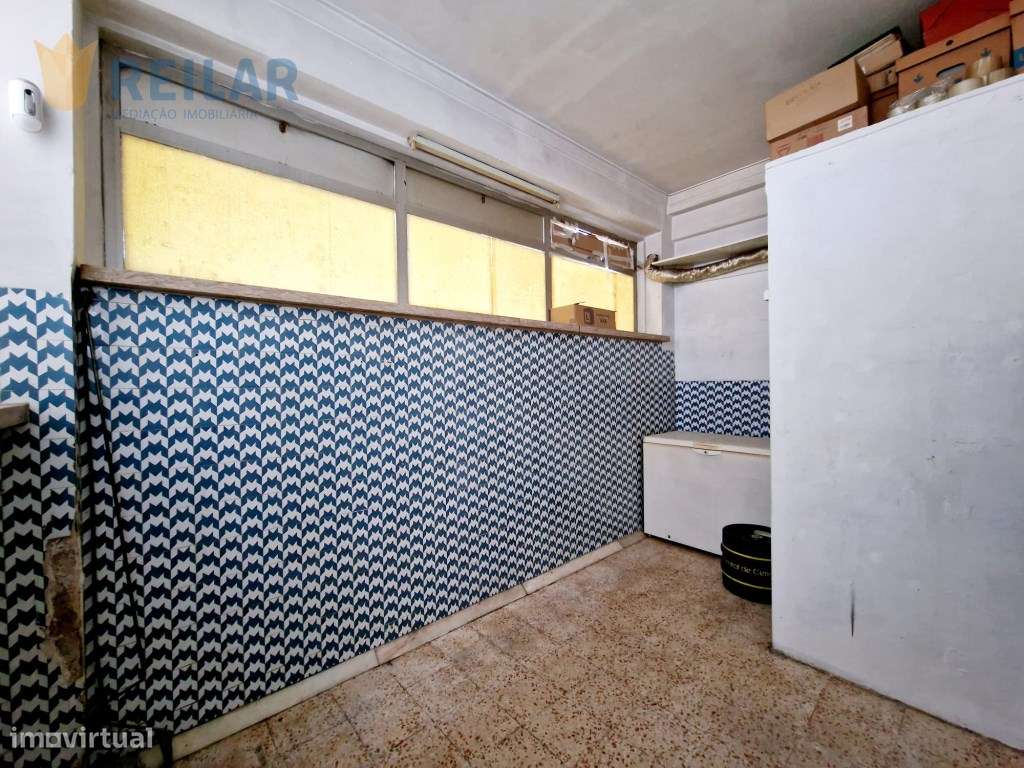 Vialonga - Loja 67 m2-15