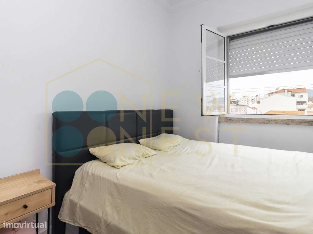 Apartamento T2+1 com excelente luz natural, varanda e logradouro co...-17