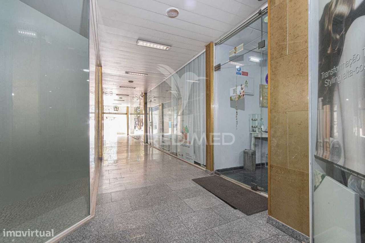 Loja para serviços / comercio centro de Almada - Grande imagem: 5/11