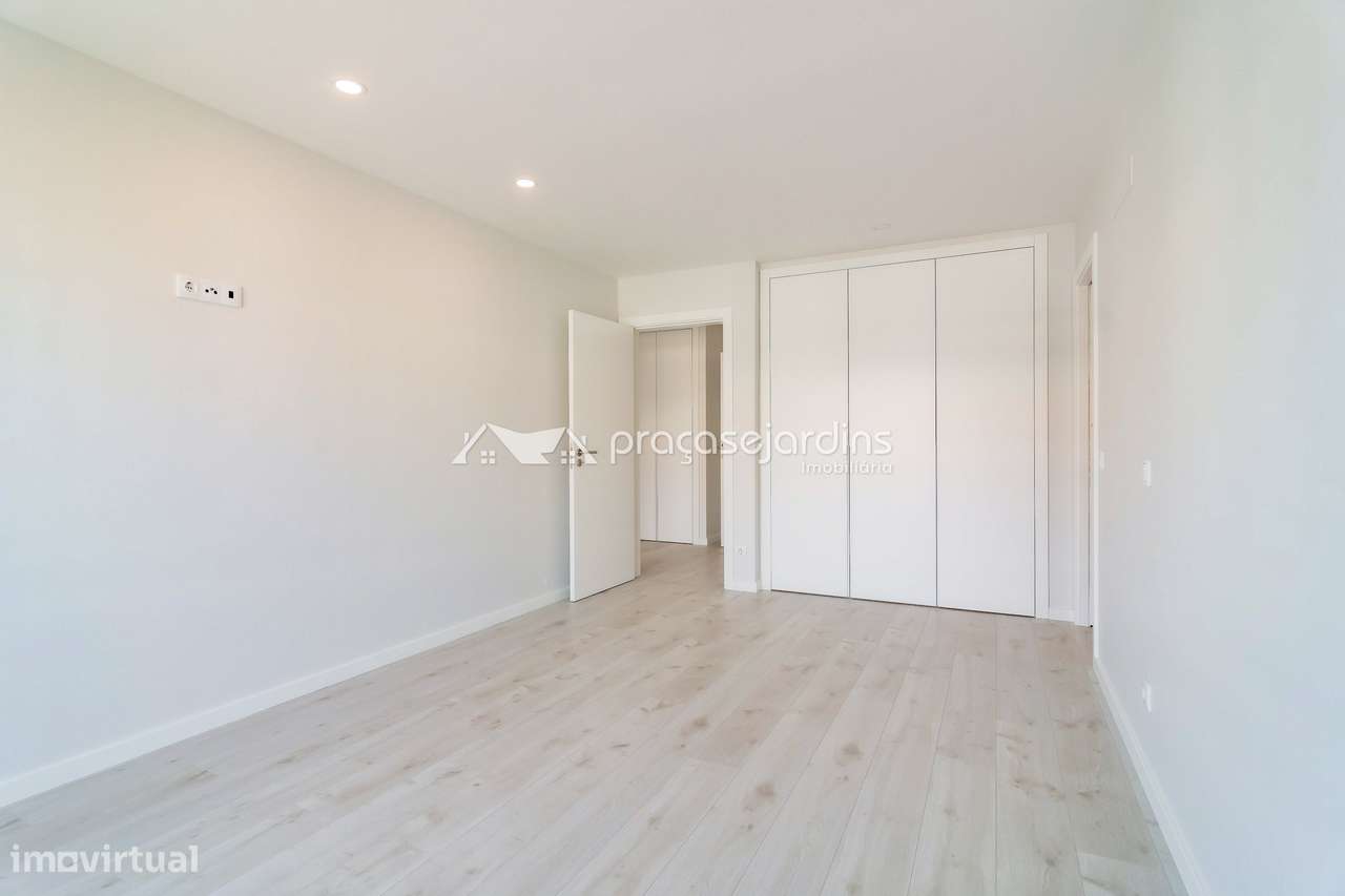 Espaçoso Apartamento com 3 frentes-12