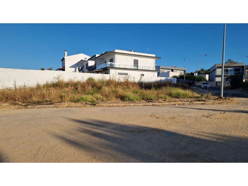 Terreno Urbano para construção de Moradia Quinta da Amizade-6