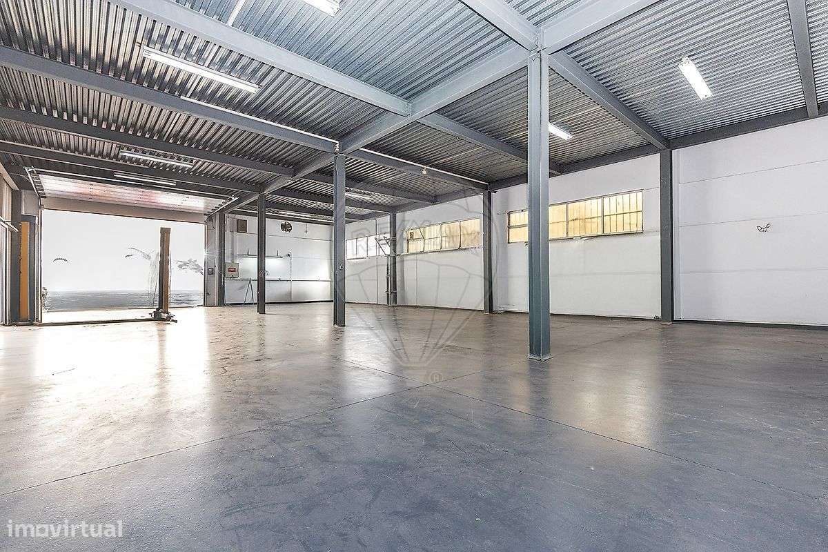Armazém  para arrendamento - Grande imagem: 2/12