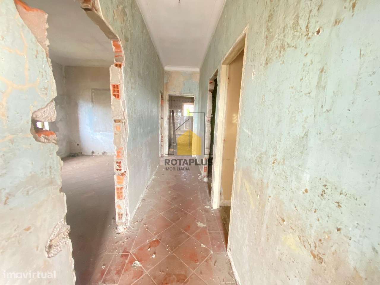 Moradia com terreno Castêlo da Maia-11