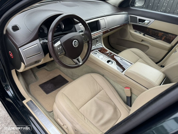 Jaguar XF 3.0 V6 Diesel Luxury - 29