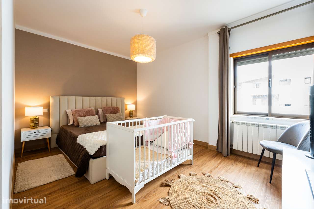 Apartamento T3, com vista castelo, na Urb. Vale do Mocho, em Leiria-1