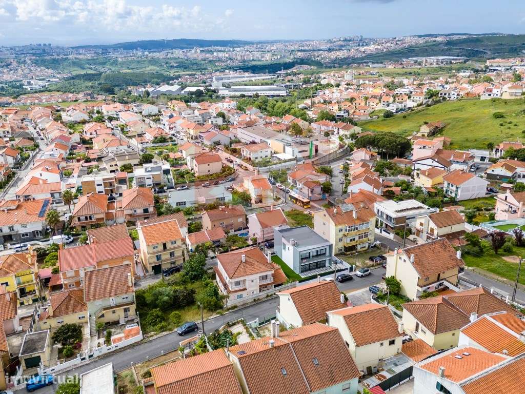 Moradia V5 nova no Bairro do Trigache em Famões-56