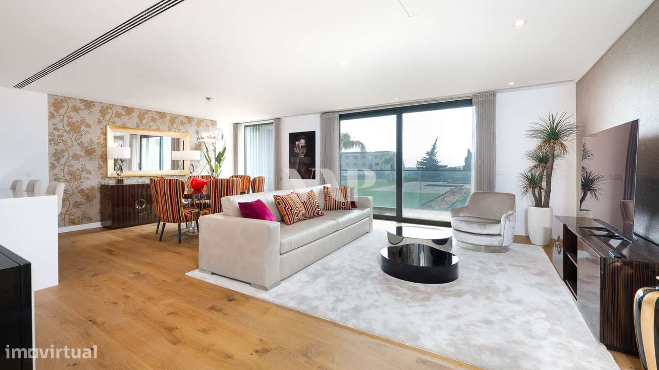 Apartamento T3 de Luxo com Piscina em Vilamoura-0