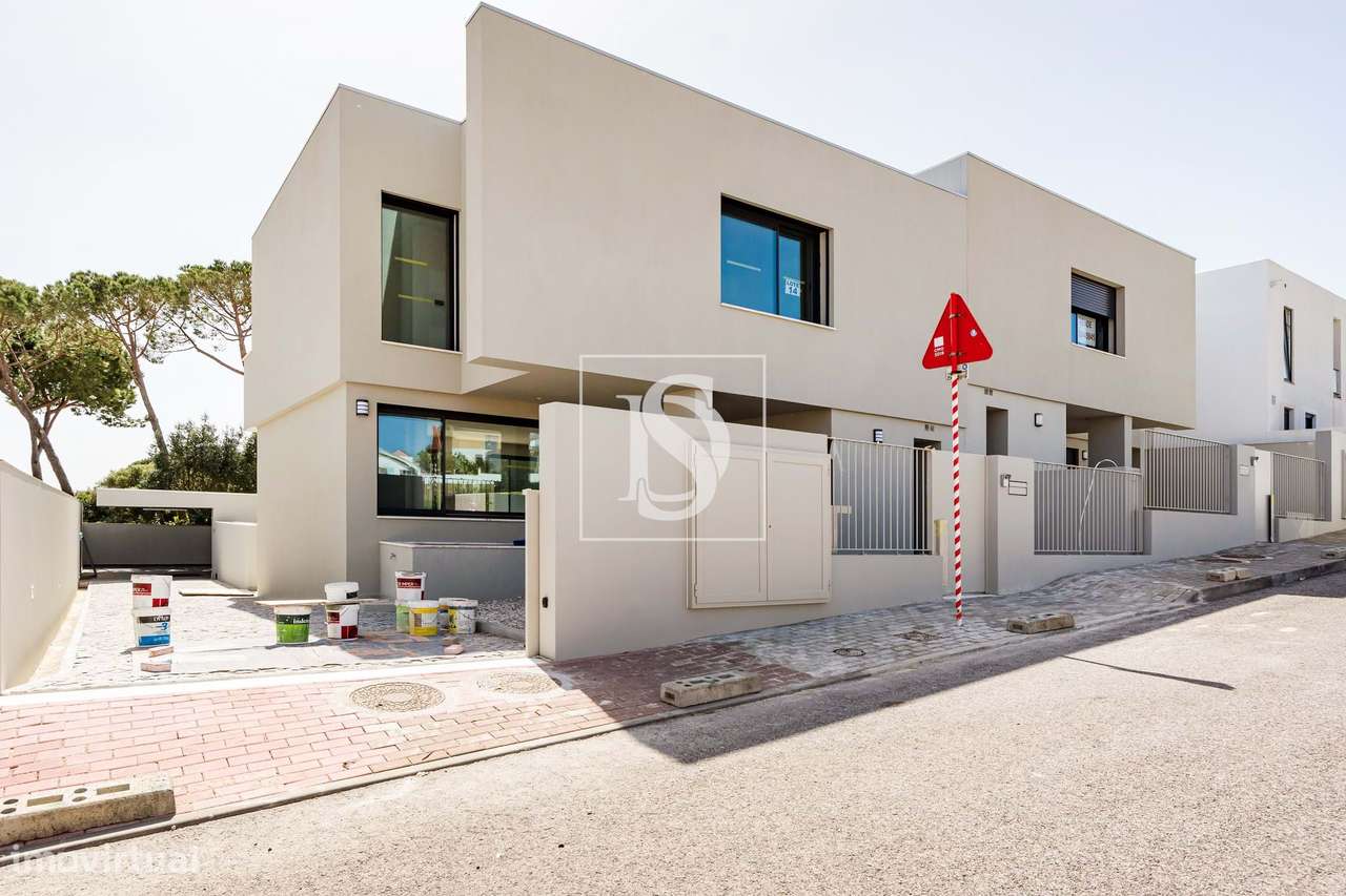 Viva o Conforto e a Elegância num Refúgio Exclusivo em Leceia-15