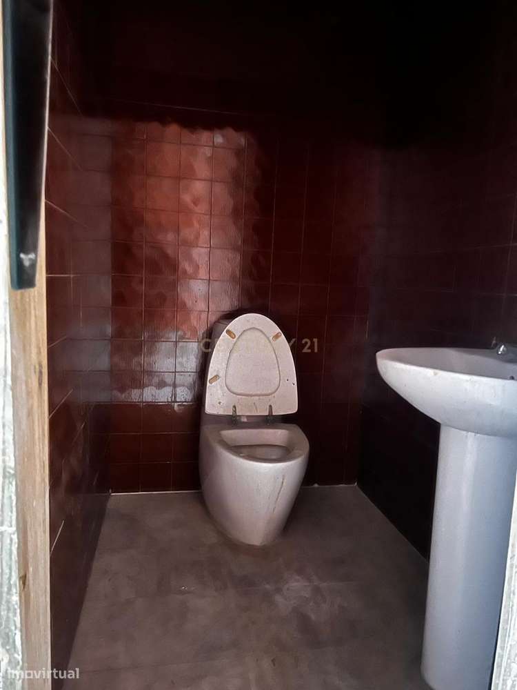 Loja em Odivelas com Garagem e Acessibilidade - Grande imagem: 4/6