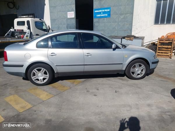 Para Peças Volkswagen Passat (3B2) - 3