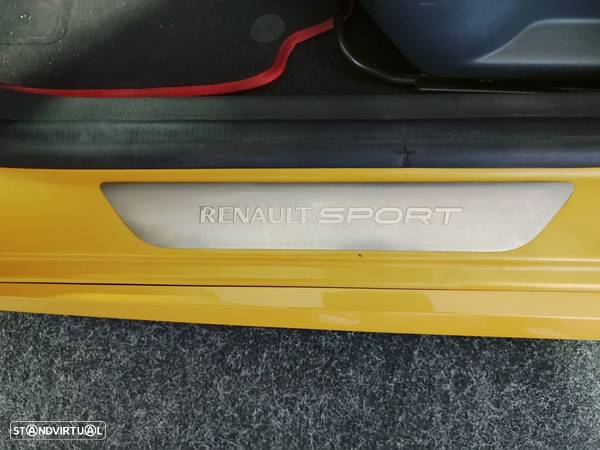 Renault Clio TCe 200 EDC Sport R.S. - 16