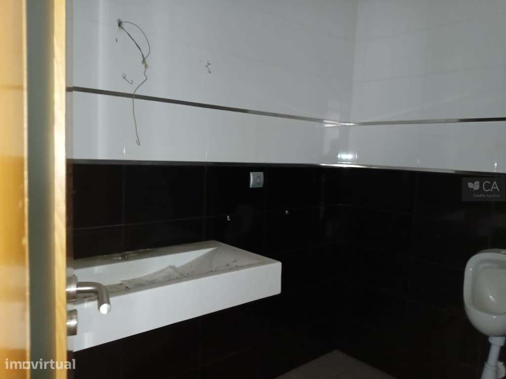 PAVILHÃO INDUSTRIAL/ARMAZÉM COM LOGRADOURO-4